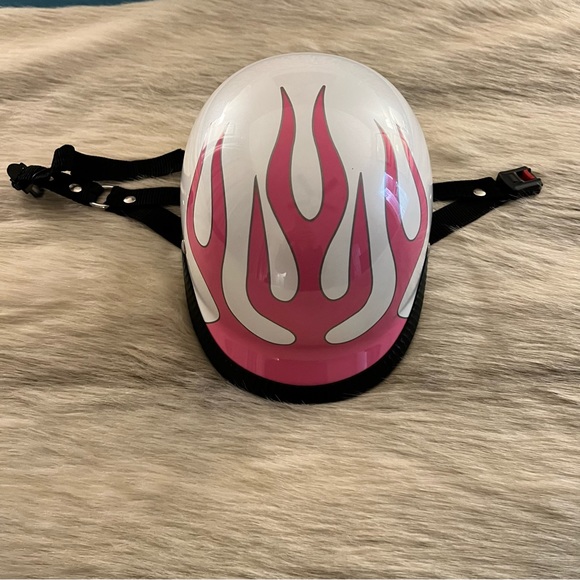 Accessories New White W Pink Flame Polo Novelty Motorcycle Helmet